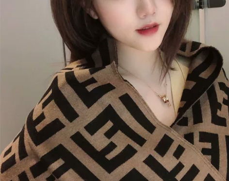 全新，全新， 芬迪披肩围巾 支持一件代发，...