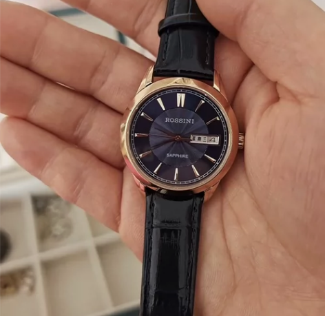 罗西尼手表，22年买的，遇到疫情忘记戴了，...
