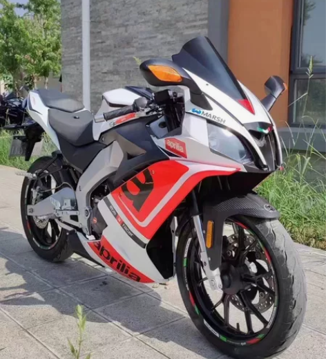 19年阿普利亚GPR150 改装RSV4前...