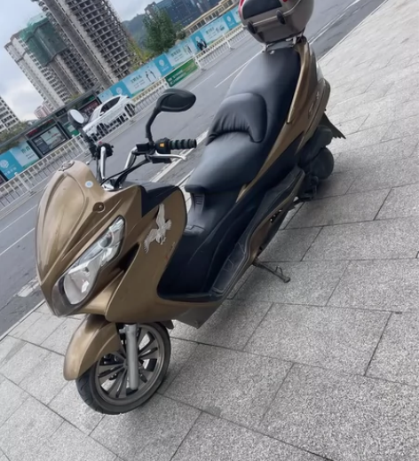 三友牌大踏板,18年上牌陆地巡洋舰。150...
