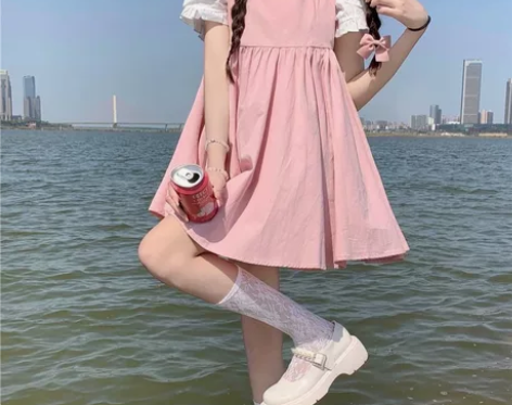 夏季复古甜美高腰背带连衣裙 标价为套装价...