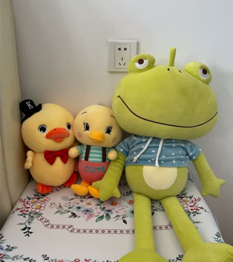 全新毛绒公仔 小黄鸭30厘米青蛙70厘米