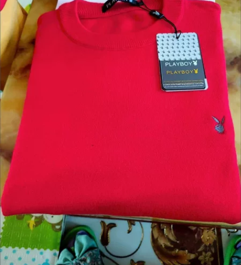 花花公子本命年大红色羊毛衫，全新有吊牌齐全...