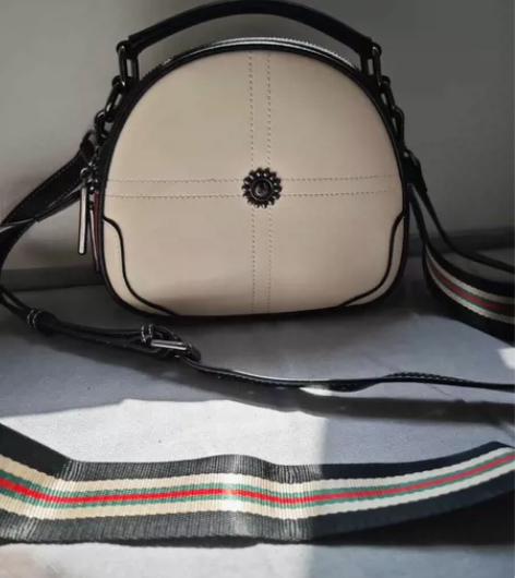 纳兰杜牛皮单肩斜挎包（双肩带） 九五新，容...