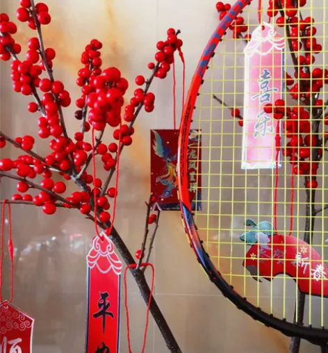 李宁羽毛球拍，新鲜感过了用不到啦，4u拉的...