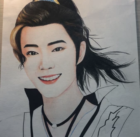 肖战人物彩铅画画纸的大小是8K大小，上色工...