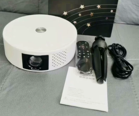 公司抽奖抽中的极米z8。原封没拆过的，家里...