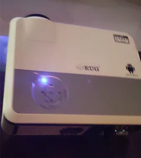 投影仪EUG X760+ 使用次数少，功能...