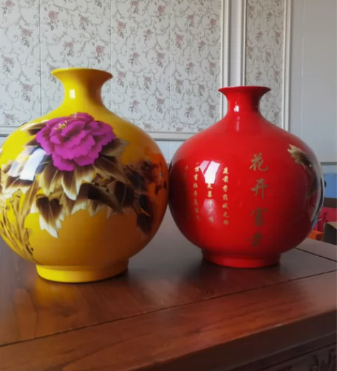 景德镇中国红陶瓷花瓶一对，带底座，简约牡丹...