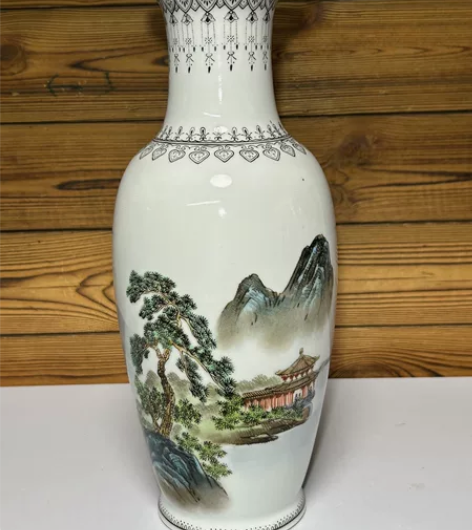 567瓷 景德镇粉彩手绘山水花瓶 高约31...