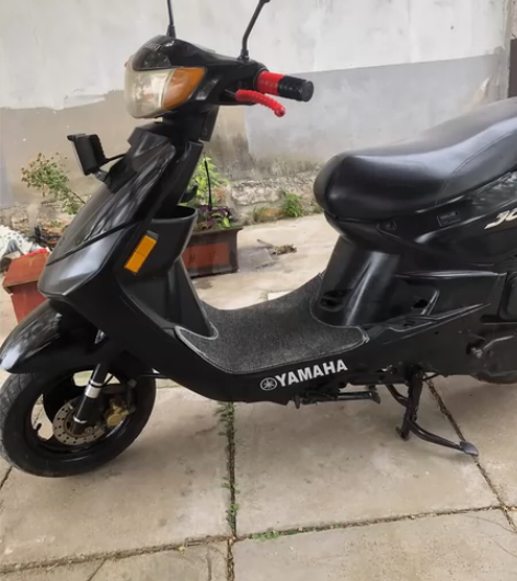 雅马哈林海巧格100。小车很板正，电启动一...