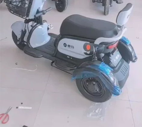 爱玛(AIMA)电动三轮车N8小型家用接孩...