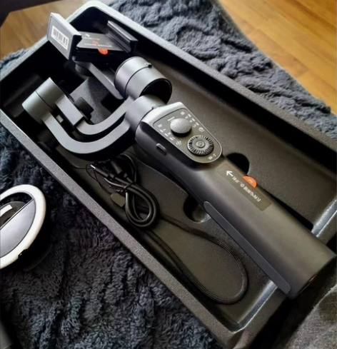 【仅剩三台了！赔本处理】大疆三轴稳定器同款...