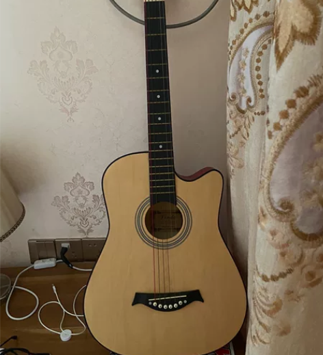 话不多说，吉他一把.不包邮！ 感兴趣的话点...