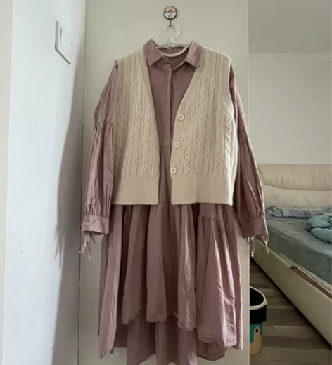 连衣裙针织马甲套装，自己搭的，几乎全新，均...