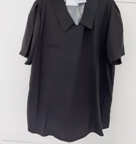 连衣裙两边有口袋，全新带吊牌，质量超好，宽...