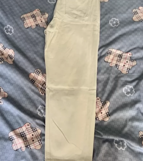 实体店买的休闲裤 穿着是9分裤的感觉 几乎...