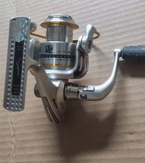 海明威R-1008九点九成新，样品轮50元...