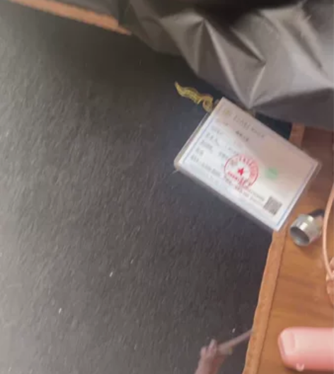 翡翠佛公，冰种飘绿花，过灯无矿点。带证书，...