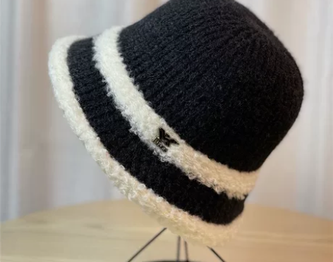 全新冬季白色毛绒渔夫帽女秋冬季日系显脸小保...