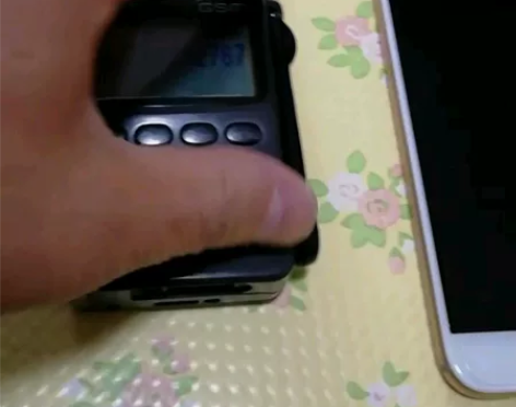 索尼鸵鸟手机，插现在移动4G卡，可以正常使...