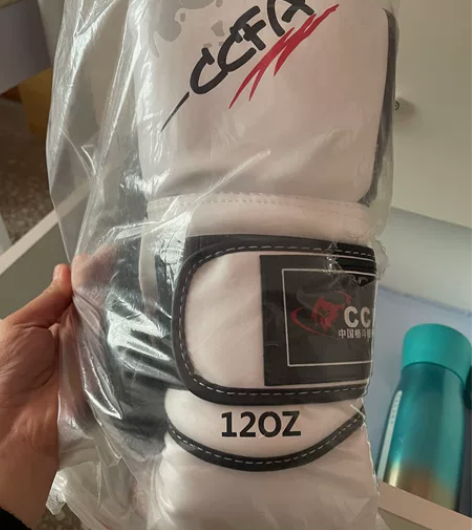 全新拳击手套 感兴趣的话点“我想要”和我私...