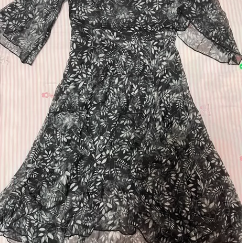 连衣裙 超级有设计感～ 均码 纱纱的面料 ...