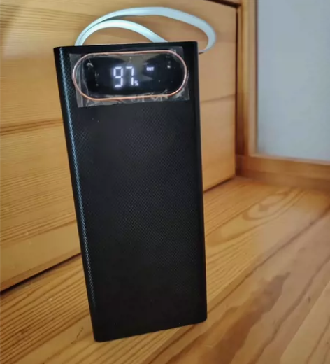 超大容量移动电源，充电宝。双USB口5V2...