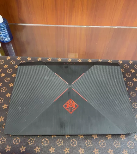 惠普暗影精灵 游戏笔记本 CPU是i5 7...