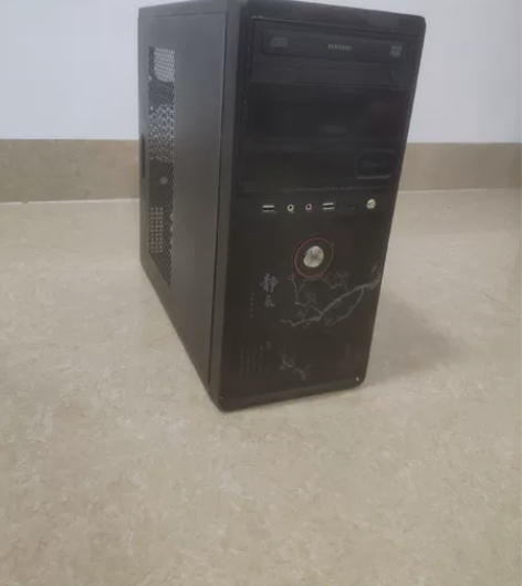 电脑机箱带光驱（并口）。仅限自提。 感兴趣...