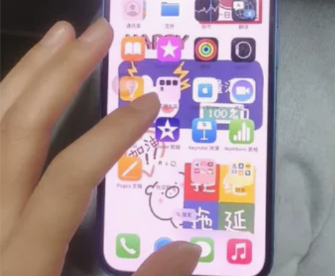 女生自用国行iPhone13，128g蓝色...