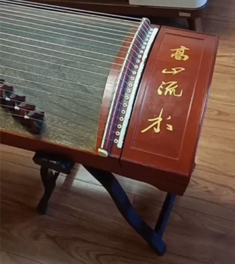 二手古筝闲置，家里小朋友学古筝，现在没有用...