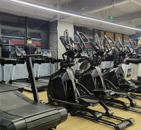 出V+健身卡年卡，可游泳、健身，包含普拉提...