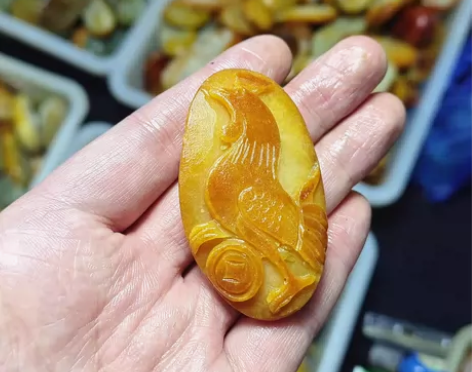 捡漏了！！新疆和田玉籽料和田玉吊坠一鸣惊人...