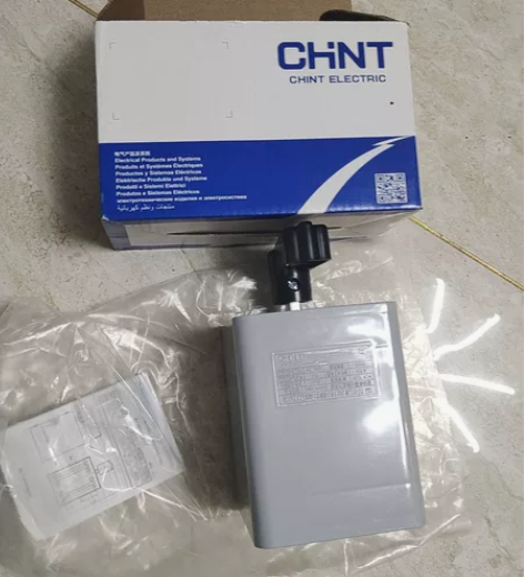 转让闲置全新正泰倒顺开关三相单相电机和面机...