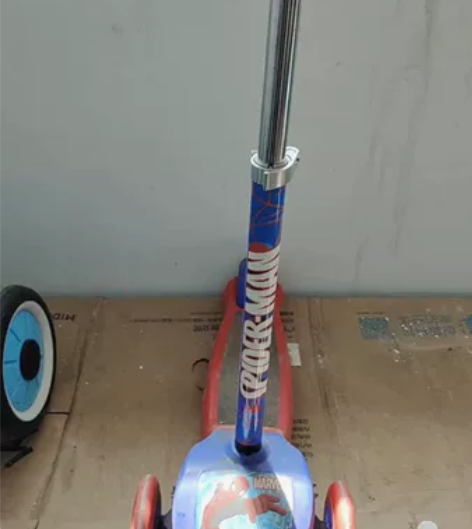 儿童滑板车，迪士尼，自提价，使用的次数不多...