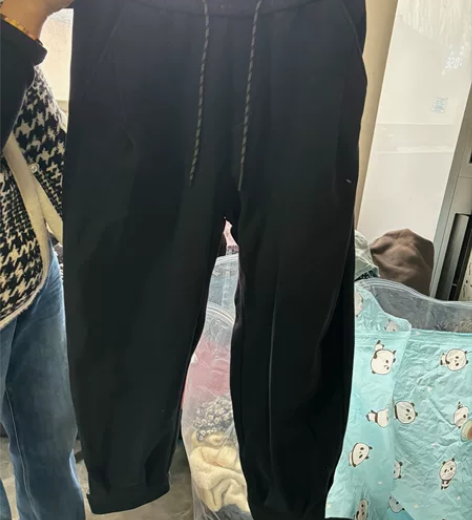 出闲置，束脚运动裤，30号的，低价出，想要...
