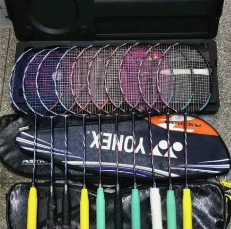 【低价甩卖】全新尤尼克斯羽毛球拍天斧100...