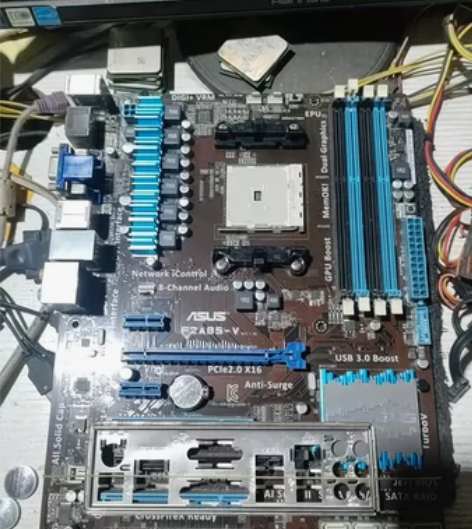 华硕F2A85-V原装拆机带挡板一张，功能...