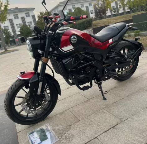 贝纳利幼狮复古街车跑车摩托车 浓浓复古情怀...