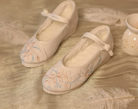 汉服鞋子女古风绣花鞋内增高百搭中国风旗袍汉...