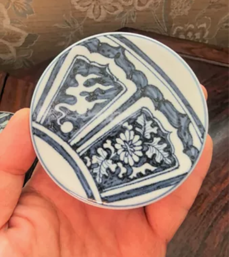 古蓝堂，杂宝纹盖置，一对拿可谈。 感兴趣的...