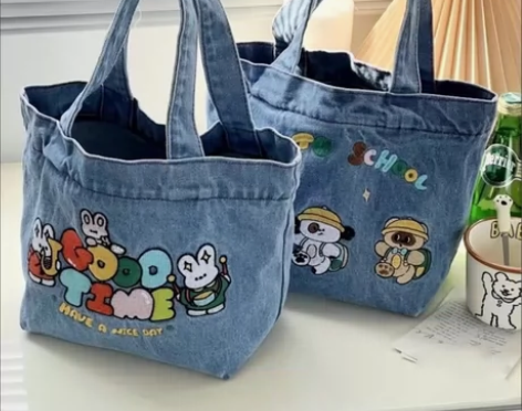 【全新包邮】日系卡通刺绣水洗牛仔大容量手提...