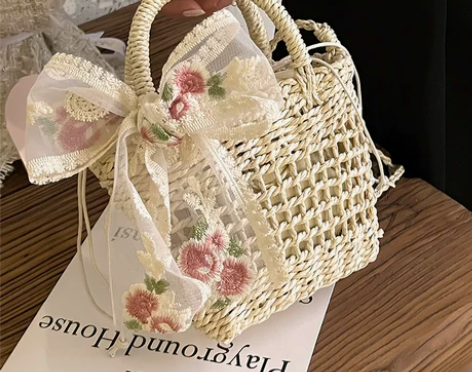 夏季流行小包包女2022新款百搭小众草编包...