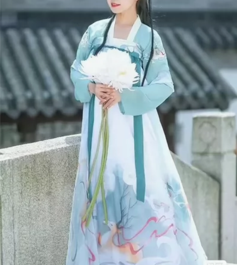 如梦霓裳汉服鹿鸣齐胸襦裙，穿过一次，退坑出...