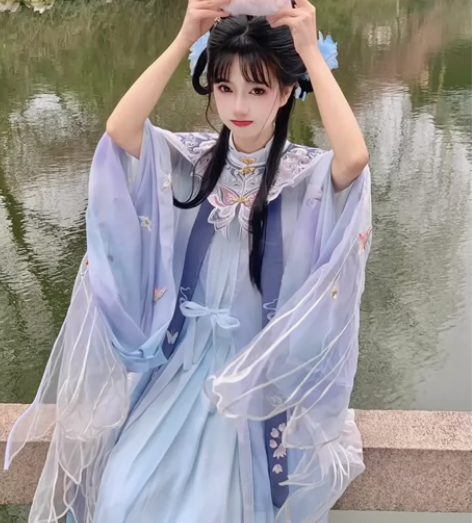 全新 仅试穿 感兴趣的话点“我想要”和我私...