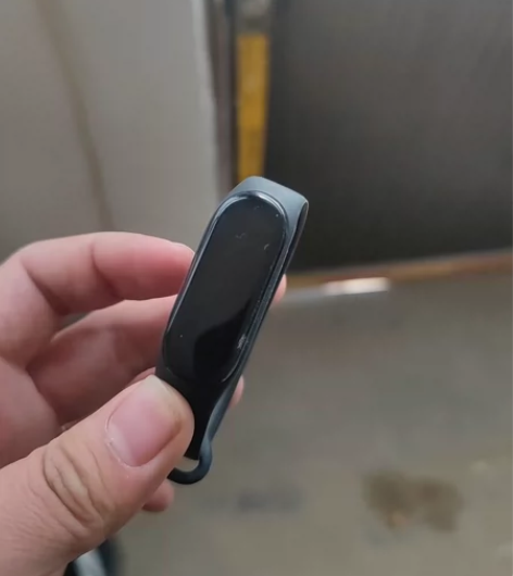 小米手环6nfc版带充电线 感兴趣的话点“...