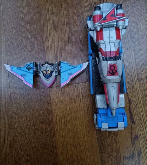 变形金刚，学龄前儿童玩具，没怎么玩过，跟新...