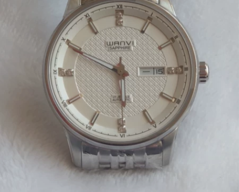 西铁城机芯机械猫男表,手表品牌是万唯表,品...