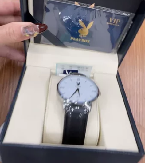 清一批手表花花公子，没有电池了，40元矫情...